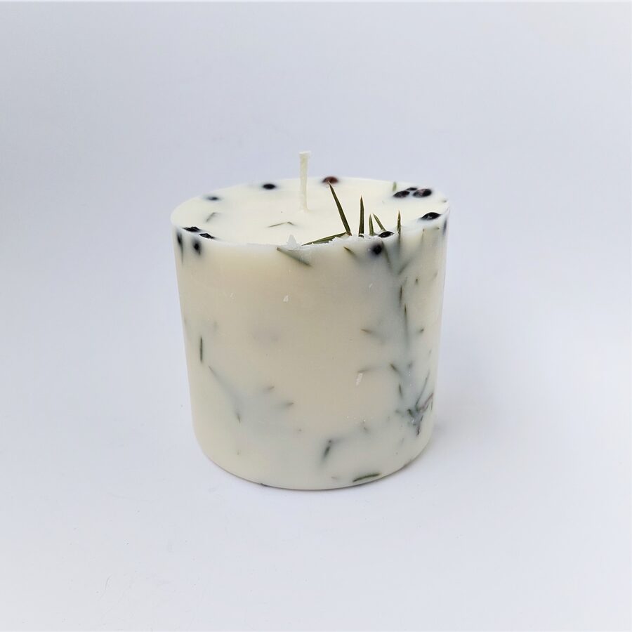 Soy wax candle with juniper berries and twig and aroma - L size