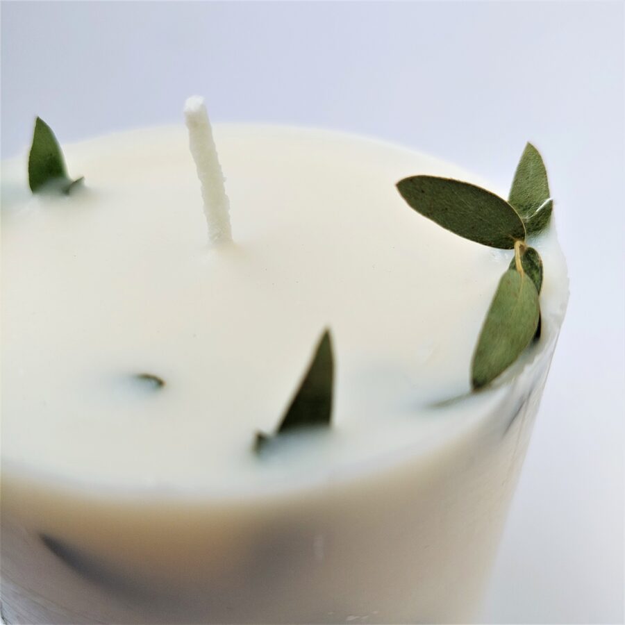 Sojas vaska svece ar eikaliptu un eikalipta, tējas koka un piparmētras aromātiem - L- izmērs